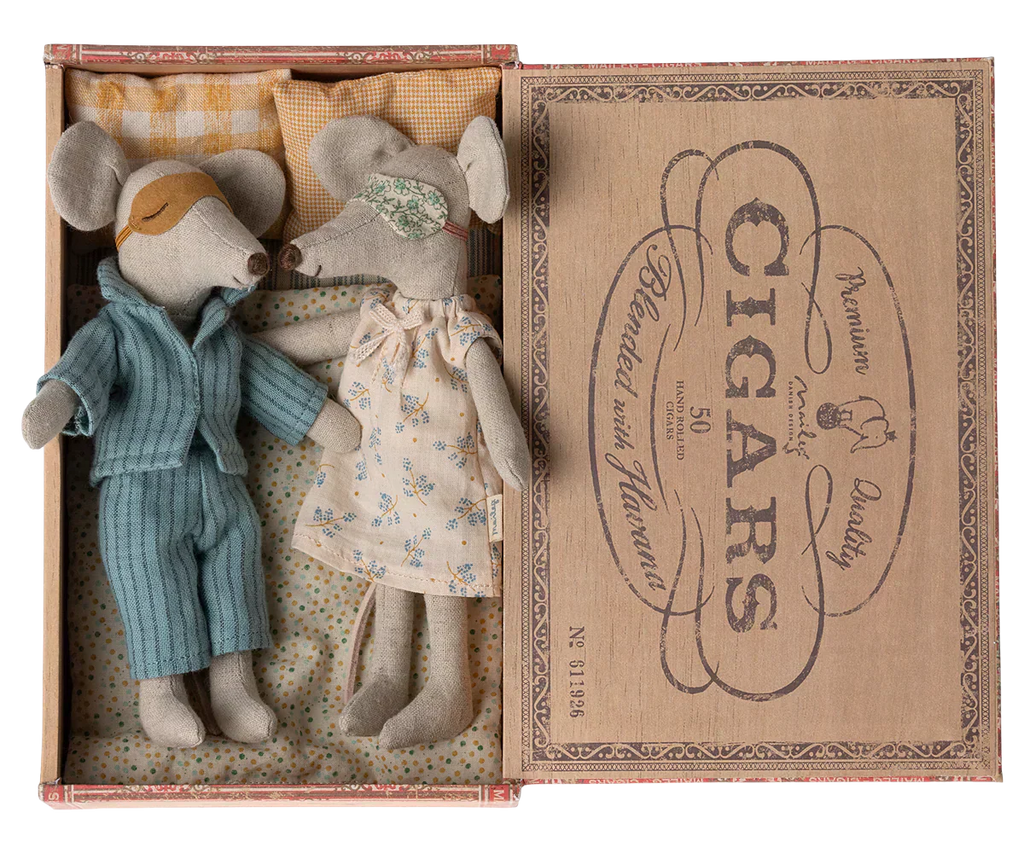 Maileg Mum & Dad in Cigar Box